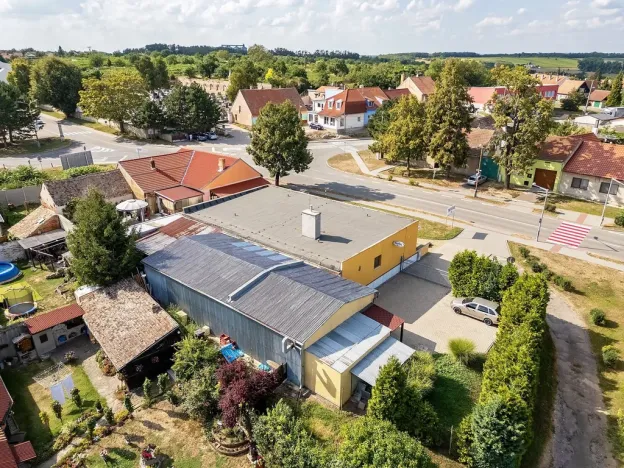 Prodej obchodního prostoru, Drnholec, nám. Svobody, 484 m2