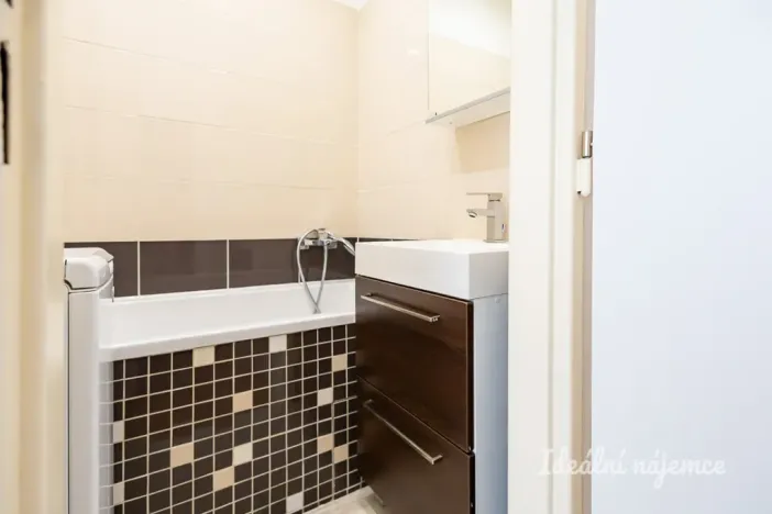 Pronájem bytu 2+1, Praha - Záběhlice, Jabloňová, 51 m2