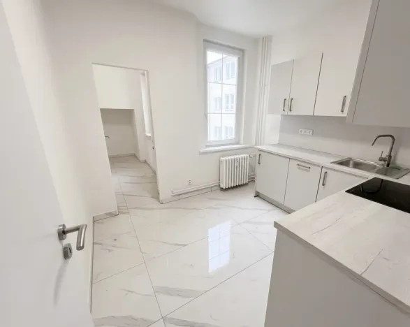 Pronájem bytu 2+1, Karlovy Vary, Koptova, 76 m2