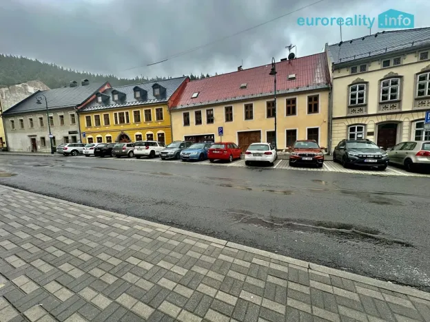Prodej bytu 2+1, Nejdek, náměstí Karla IV., 70 m2