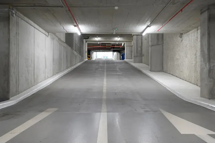 Pronájem garážového stání, Praha - Karlín, Křižíkova, 15 m2