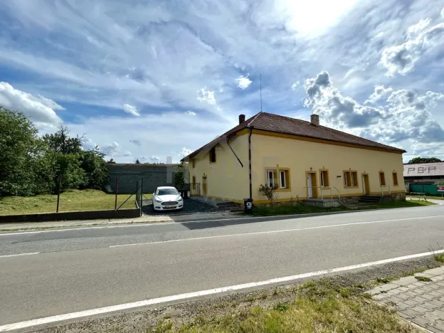 Prodej obchodního prostoru, Hořany, 452 m2