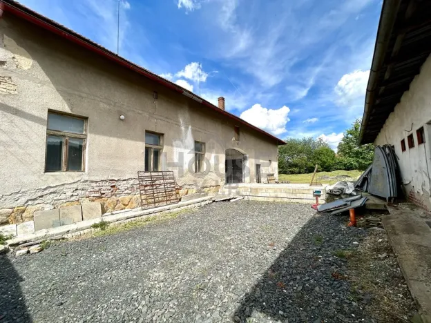 Prodej obchodního prostoru, Hořany, 452 m2