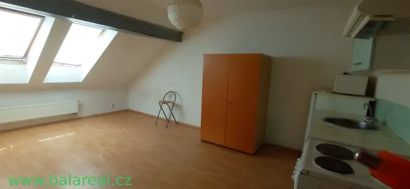 Pronájem bytu 2+kk, Brno, Dukelská třída, 38 m2
