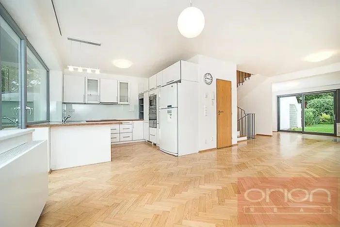 Pronájem rodinného domu, Praha - Nebušice, K vinicím, 230 m2