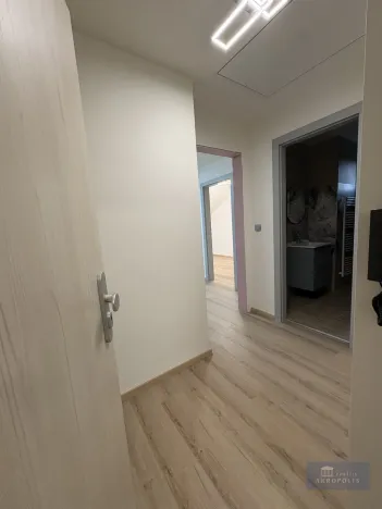 Pronájem bytu 2+kk, Praha - Libeň, Kotlaska, 43 m2