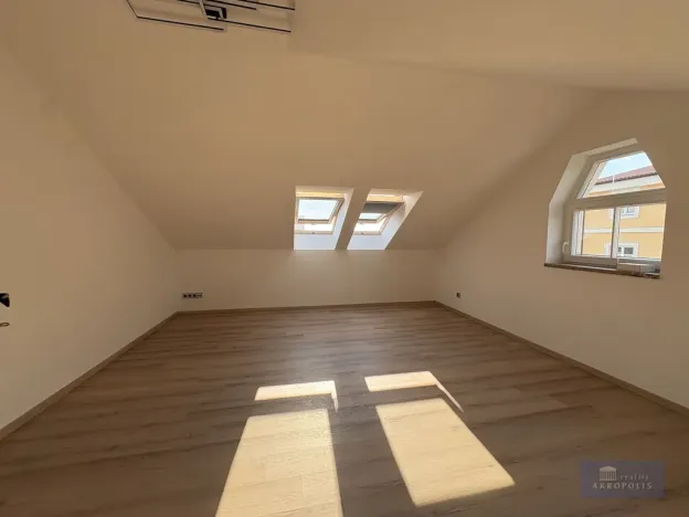 Pronájem bytu 2+kk, Praha, Kotlaska, 58 m2