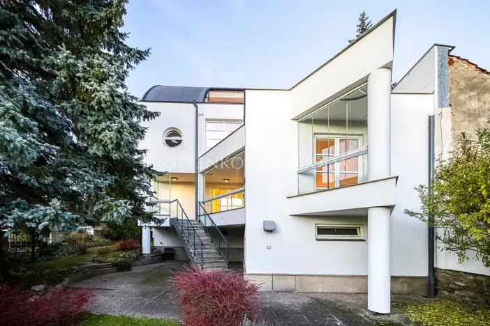 Prodej ordinace, Křižanov, Benešovo náměstí, 530 m2