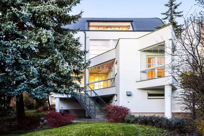 Prodej ordinace, Křižanov, Benešovo náměstí, 530 m2