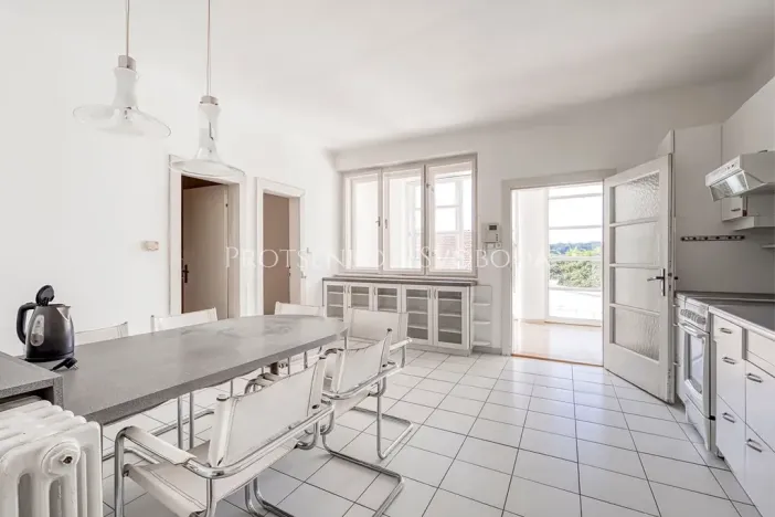 Prodej kanceláře, Křižanov, Benešovo náměstí, 530 m2