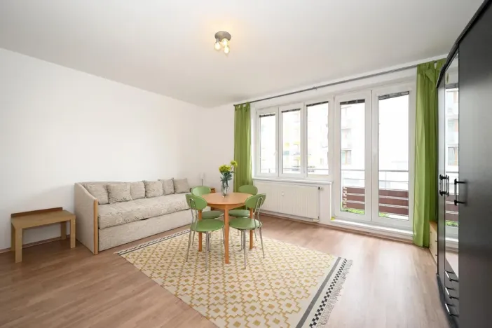Pronájem bytu 1+kk, Praha - Kyje, Za černým mostem, 34 m2
