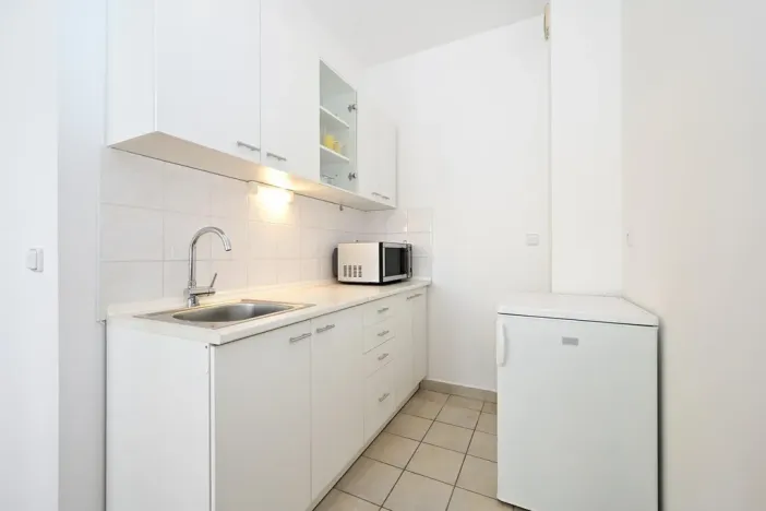 Pronájem bytu 1+kk, Praha - Kyje, Za černým mostem, 34 m2