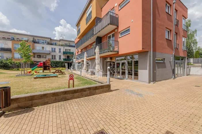 Pronájem kanceláře, Jesenice, Nákupní, 77 m2