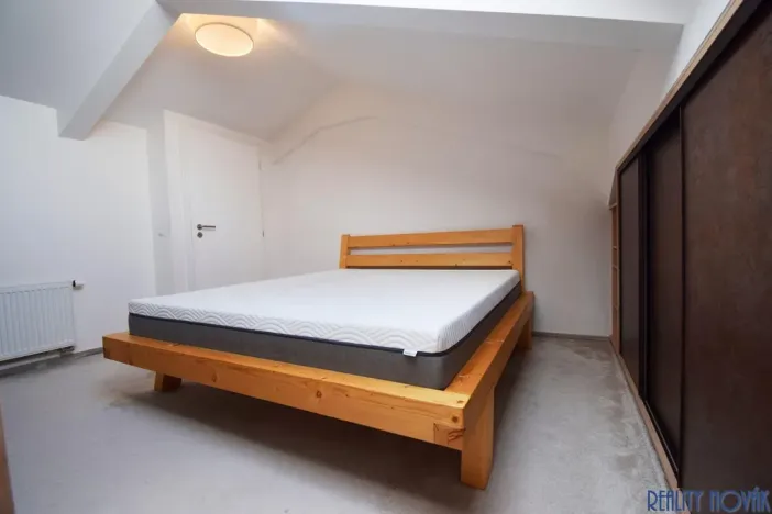 Pronájem bytu 2+kk, Praha - Lochkov, U sladovny, 63 m2