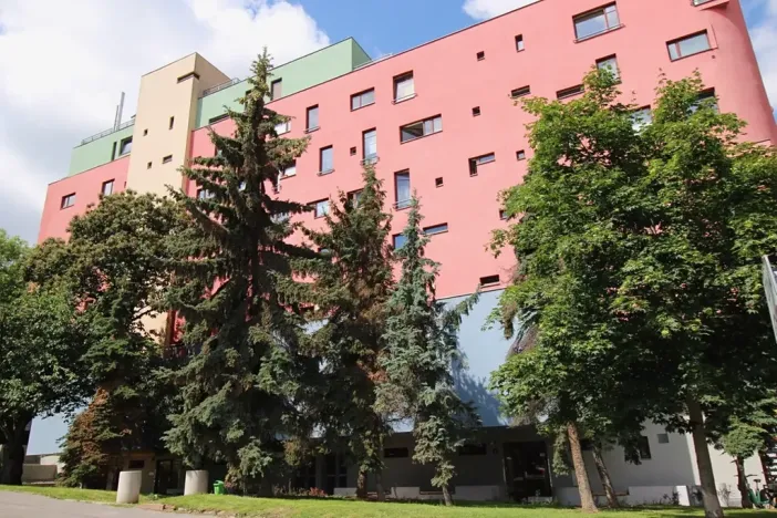 Pronájem bytu 1+kk, Praha - Košíře, Pod Klamovkou, 44 m2
