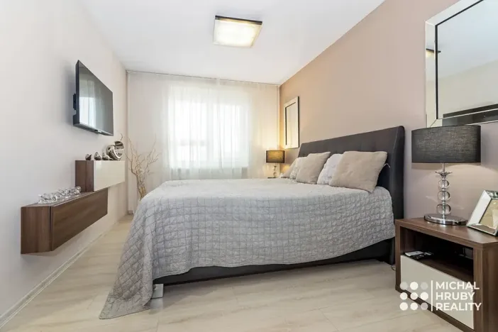 Prodej bytu 2+kk, Ostrava, Vrázova, 79 m2