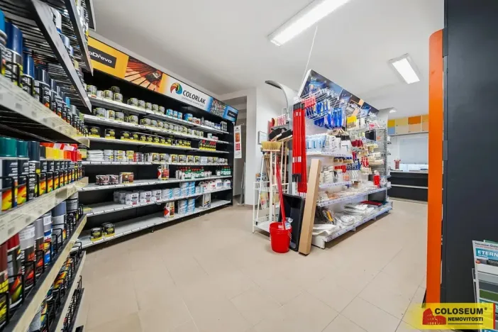Prodej obchodního prostoru, Pohořelice, 350 m2