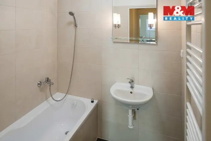 Pronájem bytu 2+1, Litomyšl - Litomyšl-Město, Smetanovo náměstí, 56 m2