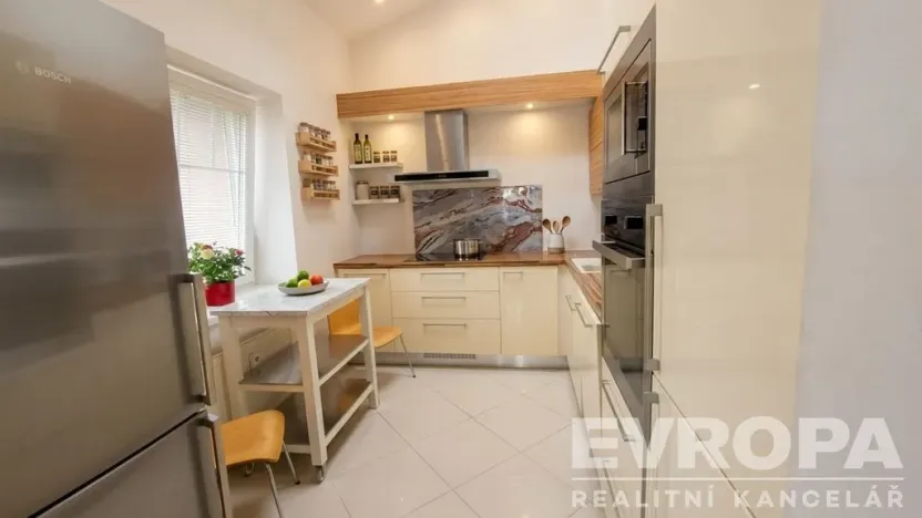 Prodej bytu 3+kk, Praha - Dolní Počernice, Národních hrdinů, 80 m2