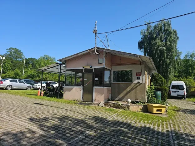 Prodej komerční nemovitosti, Praha - Modřany, Nikoly Vapcarova, 98 m2