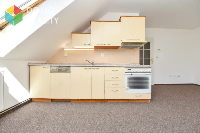 Pronájem bytu 2+kk, Jince, Slavíkova, 39 m2