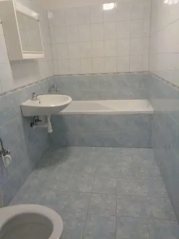 Pronájem bytu 1+kk, Praha - Smíchov, Plzeňská, 35 m2