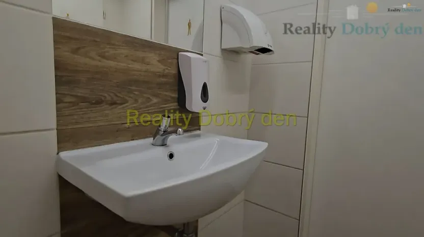 Pronájem obchodního prostoru, Opava, Olomoucká, 117 m2