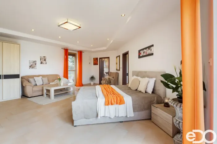 Prodej rodinného domu, Květov, 410 m2