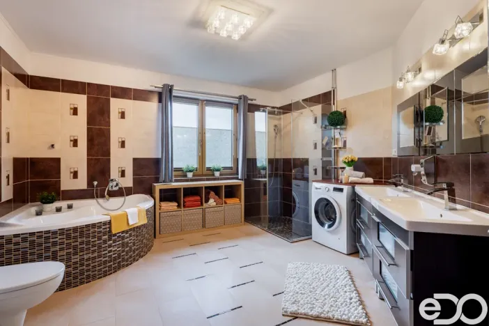 Prodej rodinného domu, Květov, 410 m2