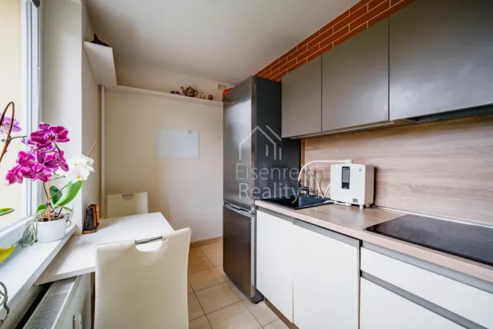 Prodej bytu 3+1, Čestice, 72 m2