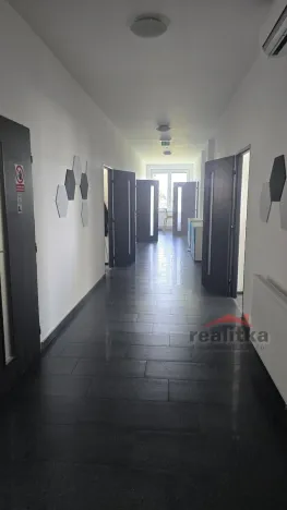 Pronájem kanceláře, Hradec nad Moravicí, Žižkova, 200 m2