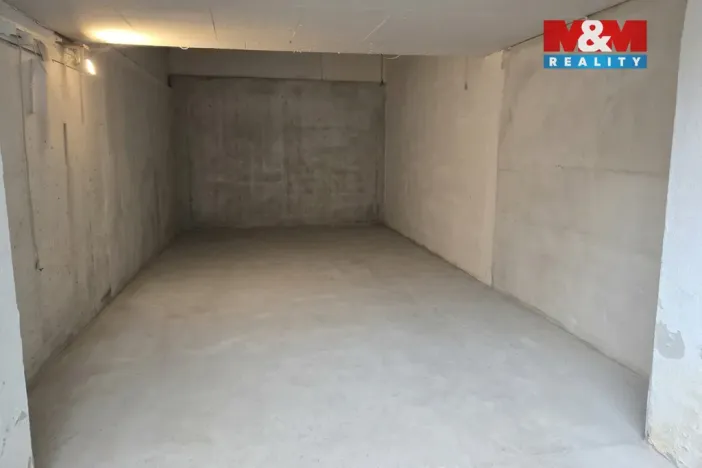 Prodej garáže, Karlovy Vary - Bohatice, 23 m2