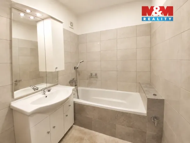 Prodej bytu 2+kk, Havířov - Šumbark, Zvonková, 51 m2
