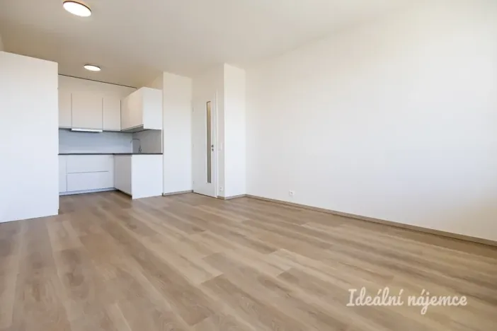 Pronájem bytu 2+kk, Praha - Hloubětín, Waltariho, 52 m2