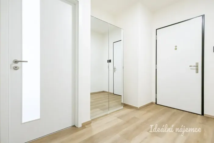 Pronájem bytu 2+kk, Praha - Hloubětín, Waltariho, 52 m2