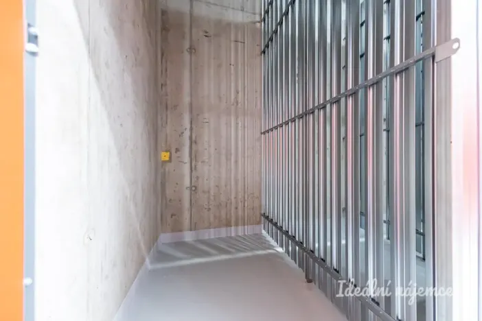 Pronájem bytu 2+kk, Praha - Hloubětín, Waltariho, 52 m2