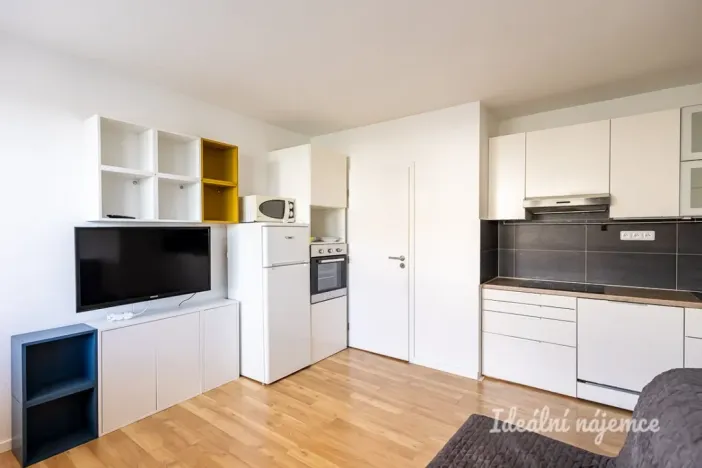 Pronájem bytu 1+1, Praha - Bohnice, Cafourkova, 32 m2