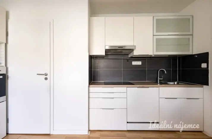 Pronájem bytu 1+1, Praha - Bohnice, Cafourkova, 32 m2
