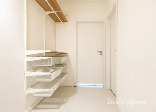 Pronájem bytu 1+1, Praha - Bohnice, Cafourkova, 32 m2