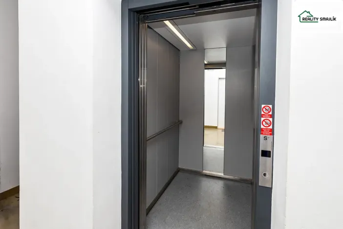 Prodej bytu 1+kk, Cheb, Dukelská, 44 m2