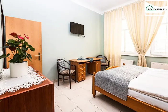 Pronájem bytu 1+kk, Cheb, Svobody, 22 m2