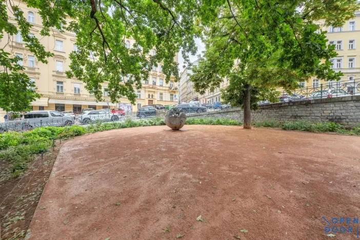 Pronájem bytu 1+1, Praha - Žižkov, Husitská, 28 m2
