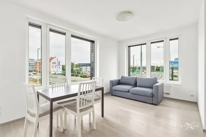 Pronájem bytu 2+kk, Praha - Holešovice, Jankovcova, 56 m2