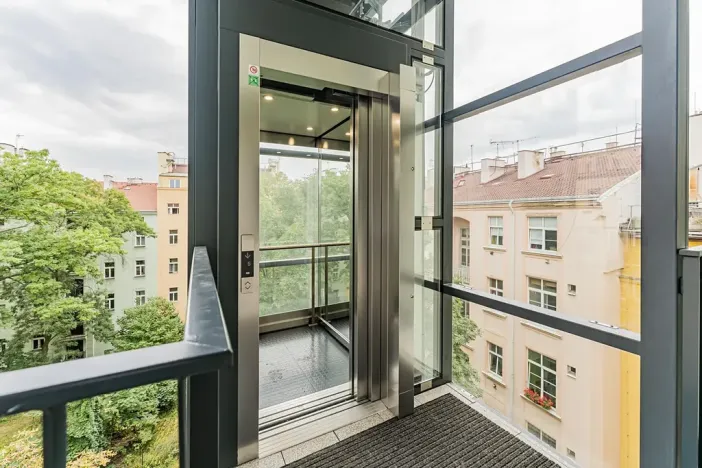 Pronájem bytu 2+kk, Praha - Vinohrady, Nitranská, 50 m2