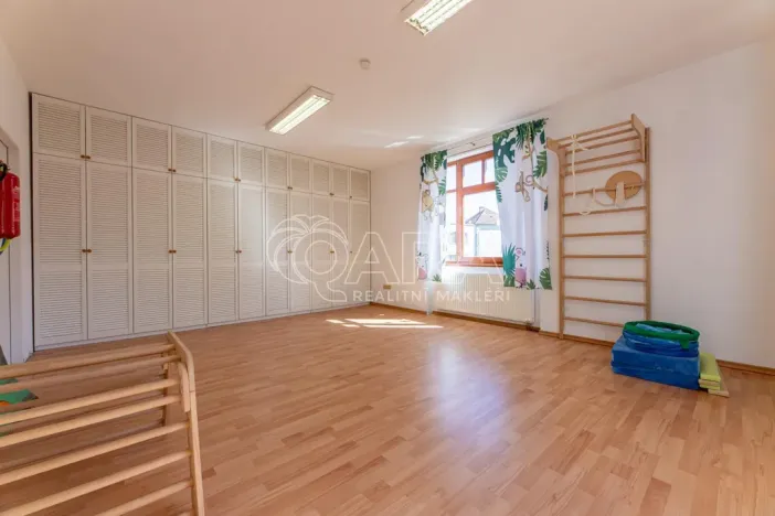 Pronájem komerční nemovitosti, Praha - Kyje, Herdovská, 75 m2