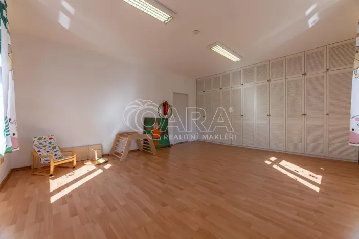 Pronájem komerční nemovitosti, Praha - Kyje, Herdovská, 75 m2