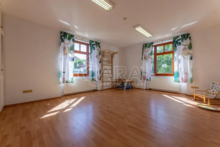 Pronájem komerční nemovitosti, Praha - Kyje, Herdovská, 75 m2