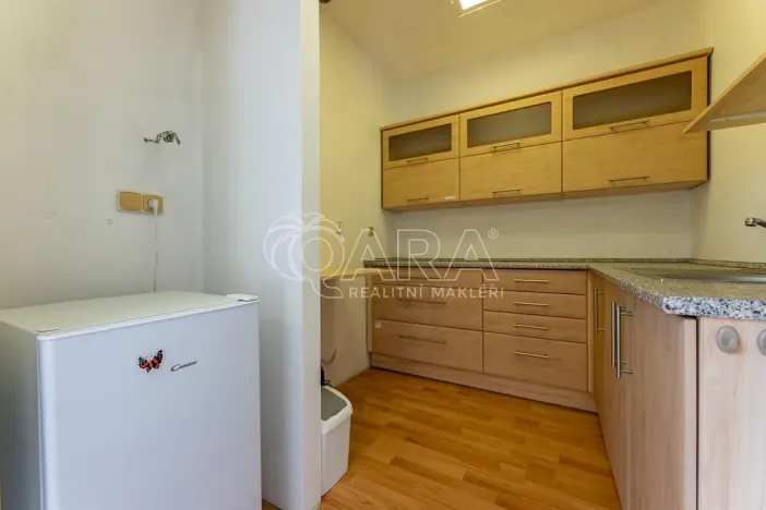 Pronájem komerční nemovitosti, Praha - Kyje, Herdovská, 75 m2