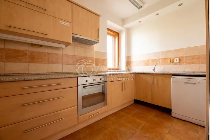 Pronájem komerční nemovitosti, Praha - Kyje, Herdovská, 75 m2
