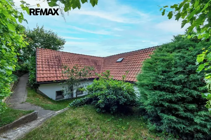 Prodej rodinného domu, Praha - Lipence, V roklích, 160 m2